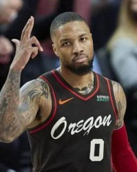 伟德体育-利拉德敞开心扉：入选75大很意外 我是队史最佳