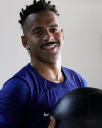 伟德体育-三镇结束冬训备战超级杯 张晓彬：新队友能力出色