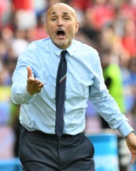 伟德体育-米体：斯帕莱蒂并未要求任何东西，但不会拒绝尤文提前续约谈判